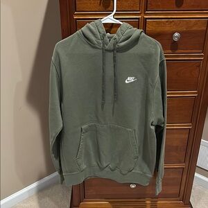 Nike Sportswear Club Fleece Mens Olive Green sweatshirt, pullover hoodie, medium